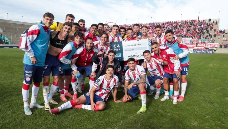 Unión de Santa Fe venció en los penales a Rosario Central y pasó de ronda