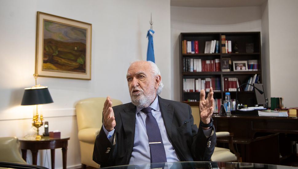 Gil Lavedra: “La UCR nunca estará  con la ultraderecha”