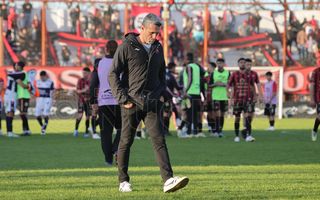 Adrián Aranda dejó de ser el entrenador de Douglas