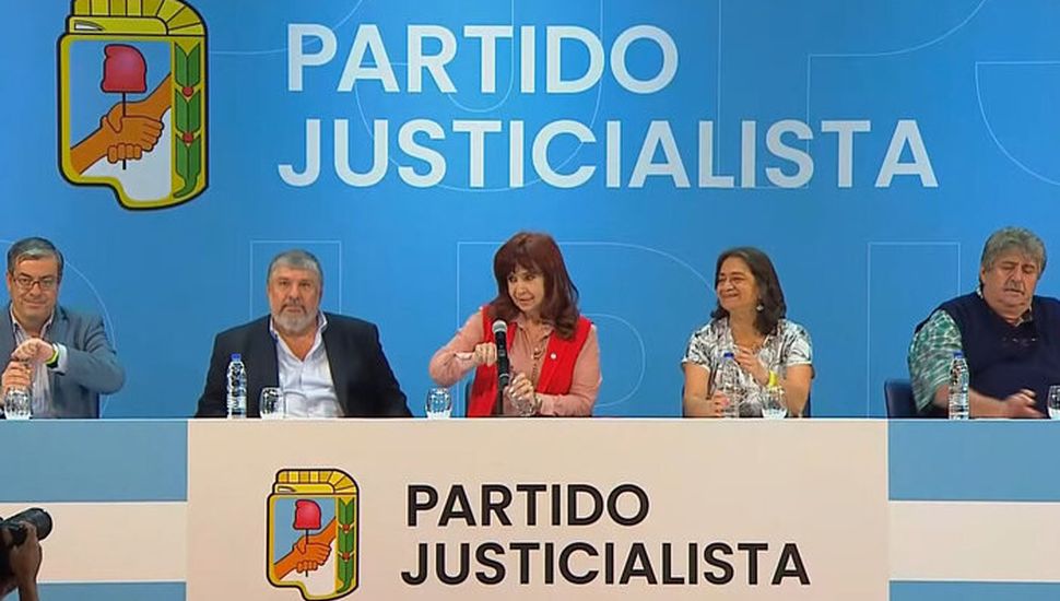 Cristina disparó contra Milei y le lanzó dardos Kicillof