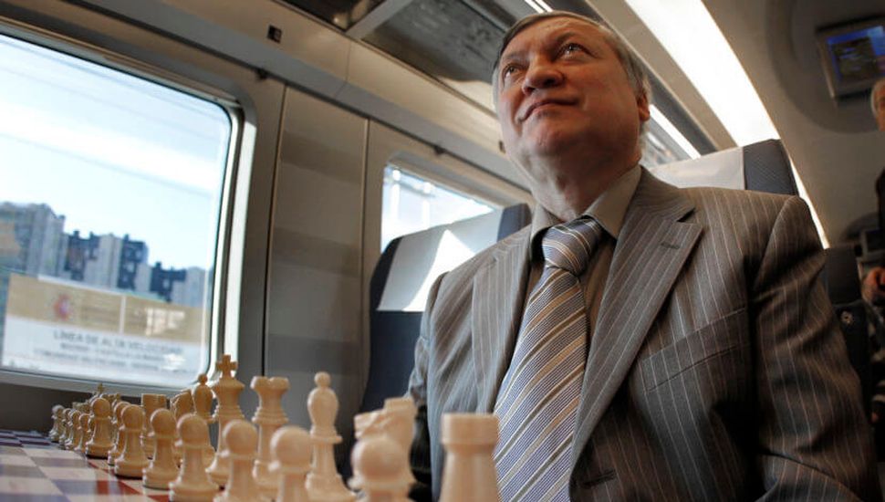 Preocupa el estado de salud del excampeón mundial de ajedrez Karpov