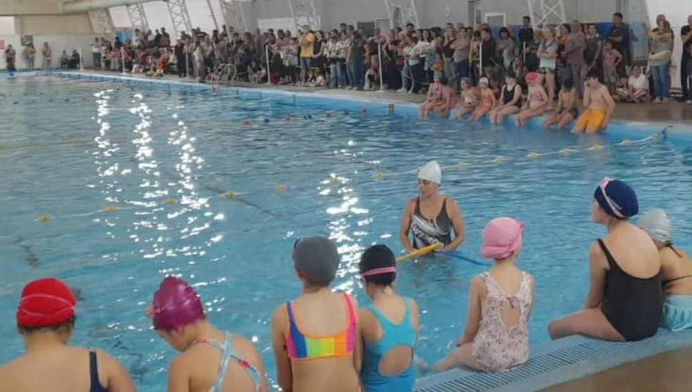 La Escuela Municipal de Natación realizó la fiesta de cierre de año