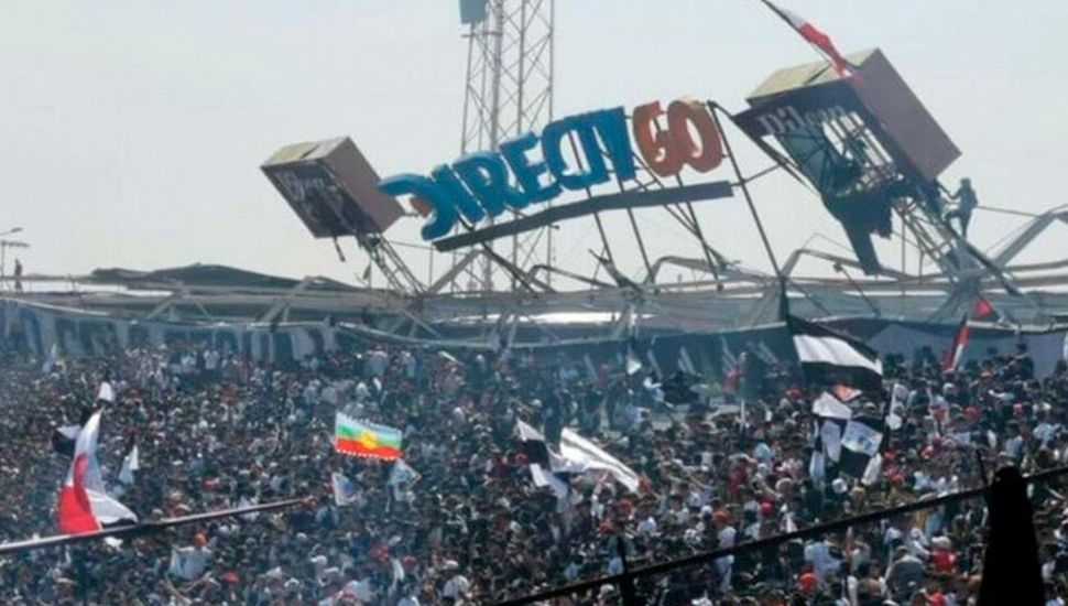 Se derrumbó el techo del estadio de Colo-Colo durante una práctica abierta al público