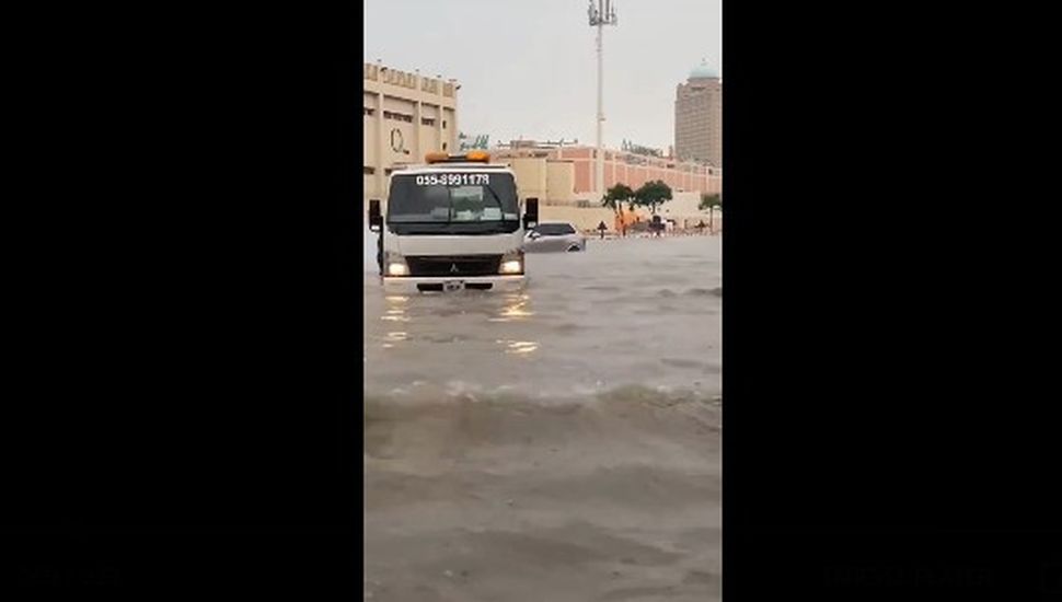 Dubai: aviones aterrizaron en el aeropuerto totalmente inundado