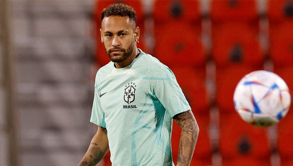Neymar mejora y entrenó liviano con Brasil