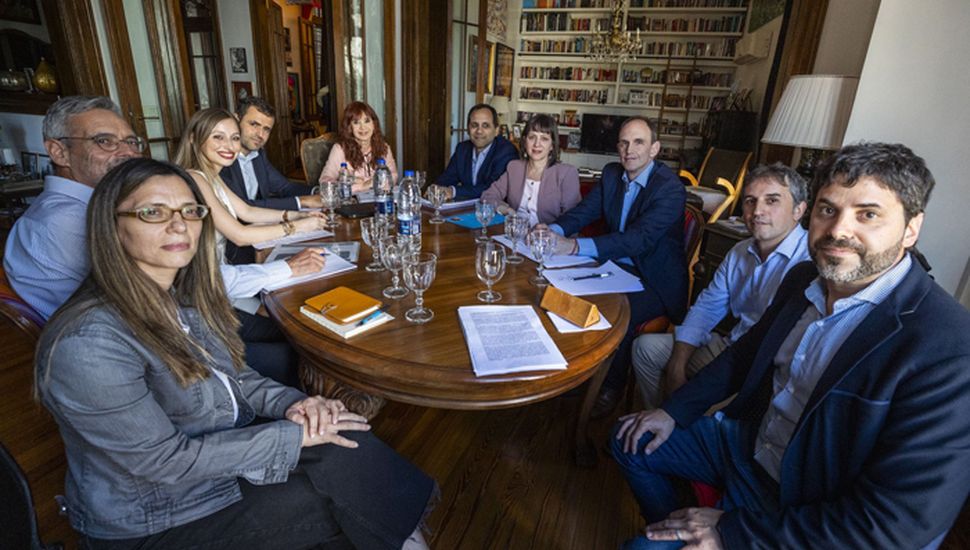 Cristina Kirchner recibió en su casa a nueve economistas