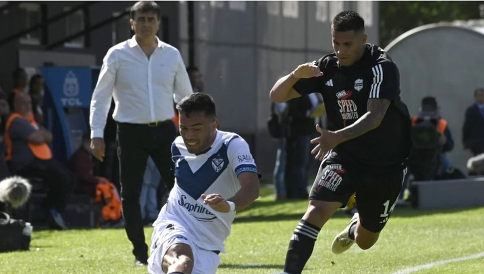 Vélez igualó con Deportivo Riestra y es líder absoluto de la Liga Profesional