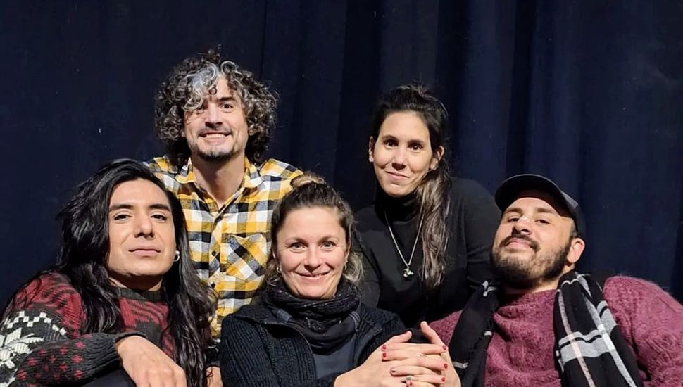 Llega una nueva obra al Teatro Tafs y Rojas se viste de otoño