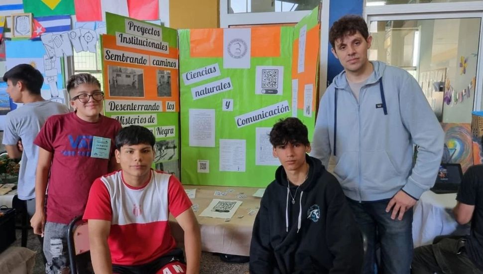 Cientos de estudiantes visitaron la Expo Educativa 2024 de Rojas