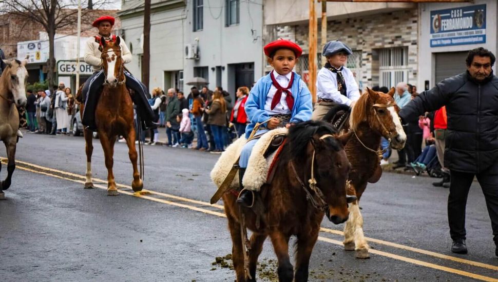 Celebración del 9 de Julio: qué calles estarán cortadas por el desfile tradicionalista