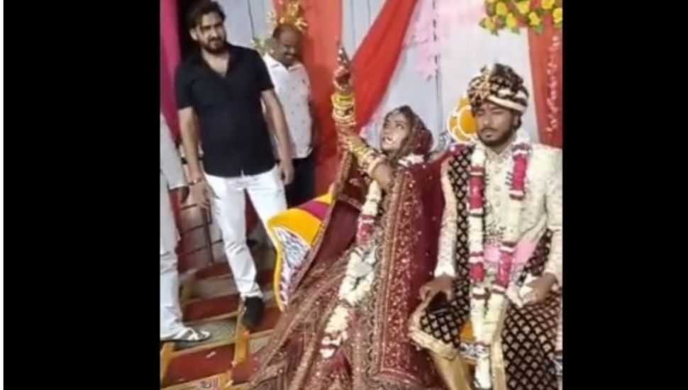 Una novia se da a la fuga en la India, tras disparar al aire en su boda
