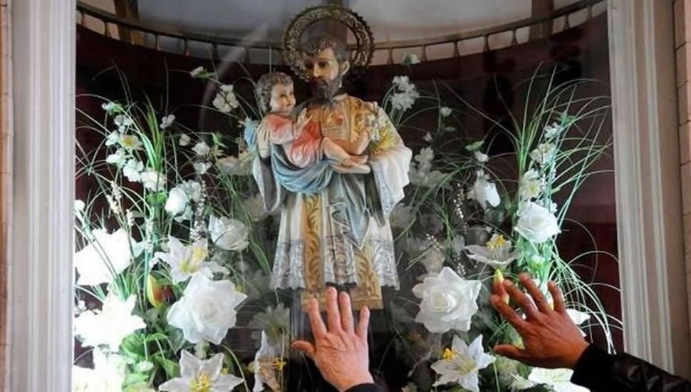 Miles de católicos devotos fueron al Santuario de San Cayetano para pedir por trabajo