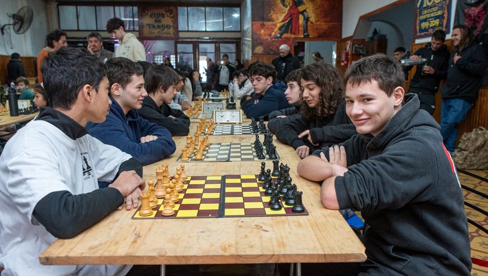 Ajedrecistas pergaminenses participaron en la 3ª etapa del Circuito Zonal Juvenil