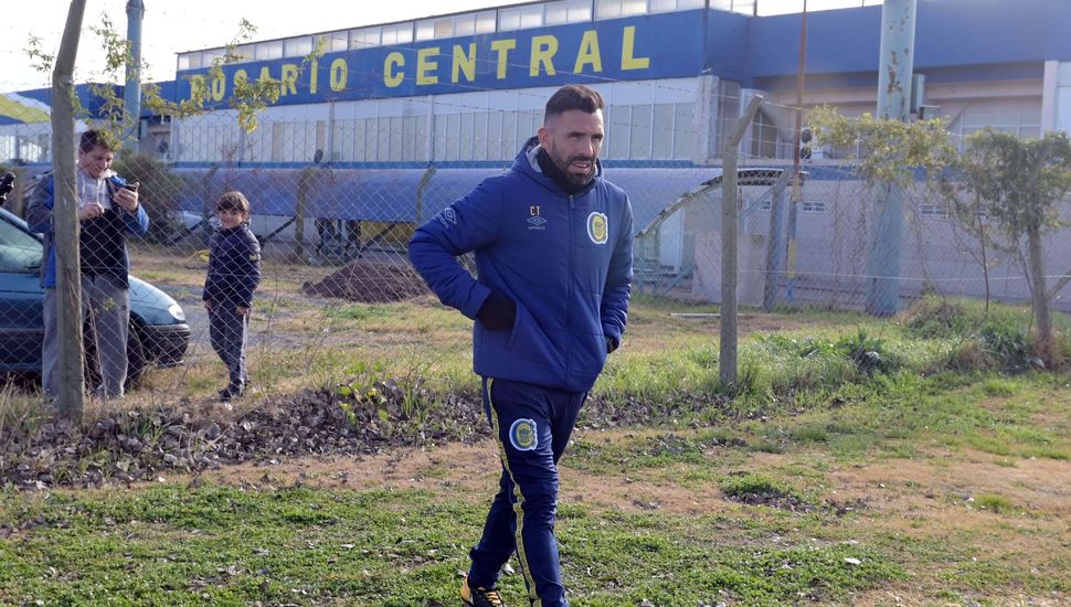 Tévez debuta como técnico de Rosario Central ante Gimnasia de La Plata