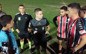 Semifinal: Juventud y Racing se suspendió por un corte de luz y continúa esta noche