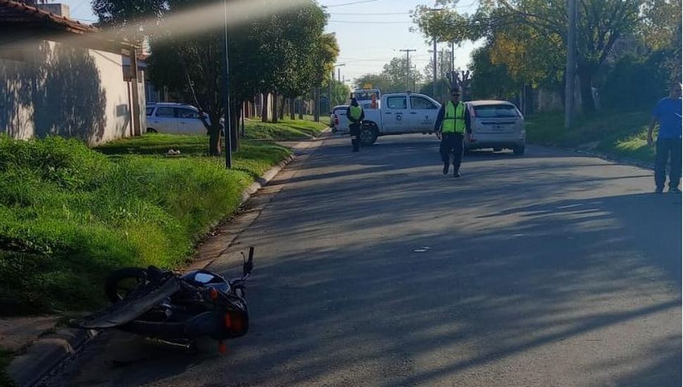 Dos motociclistas resultaron gravemente heridos en un accidente en Salto