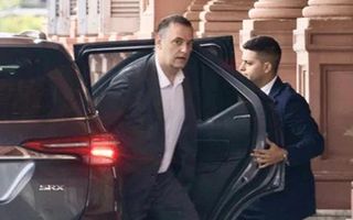 Con Milei en Suiza, Adorni se muestra al mando de la gestión