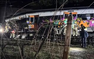 Descarriló un nuevo tren en España y murió el maquinista