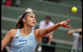 Julia Riera ganó y Argentina abrió arriba los playoffs de la Billie Jean King Cup