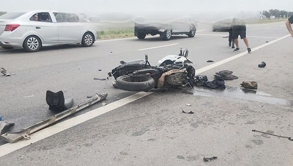 Atropellaron a un policía motorizado pergaminense y lucha por su vida