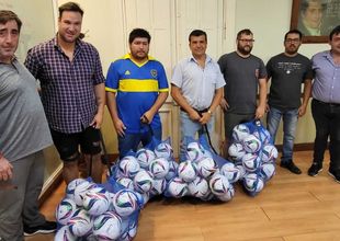 El Municipio de Rojas entregó kit de pelotas para los clubes
