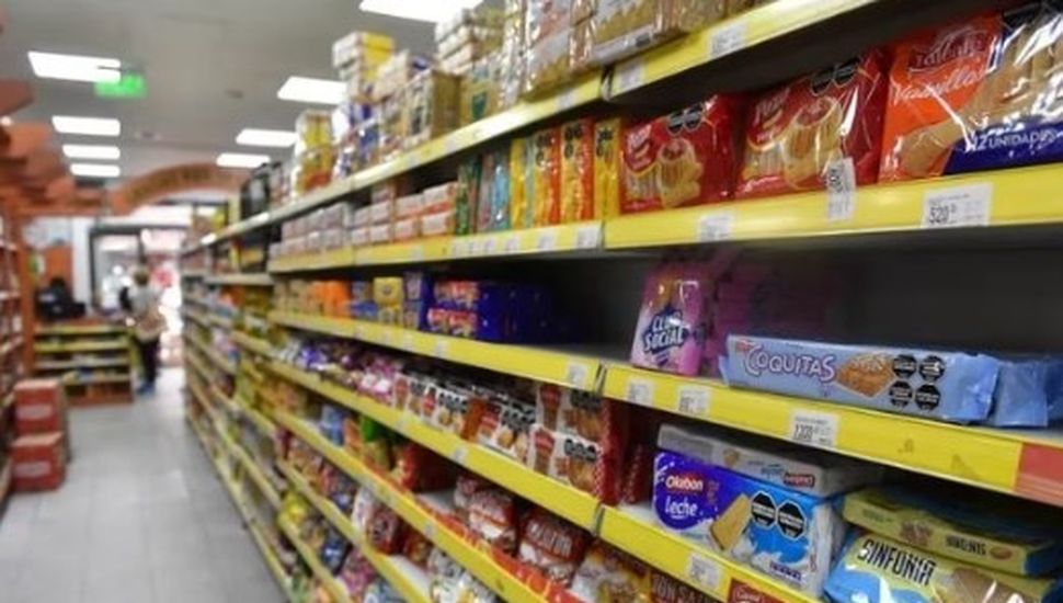 Un hombre atacó a una empleada de un almacén por el precio de unas galletitas