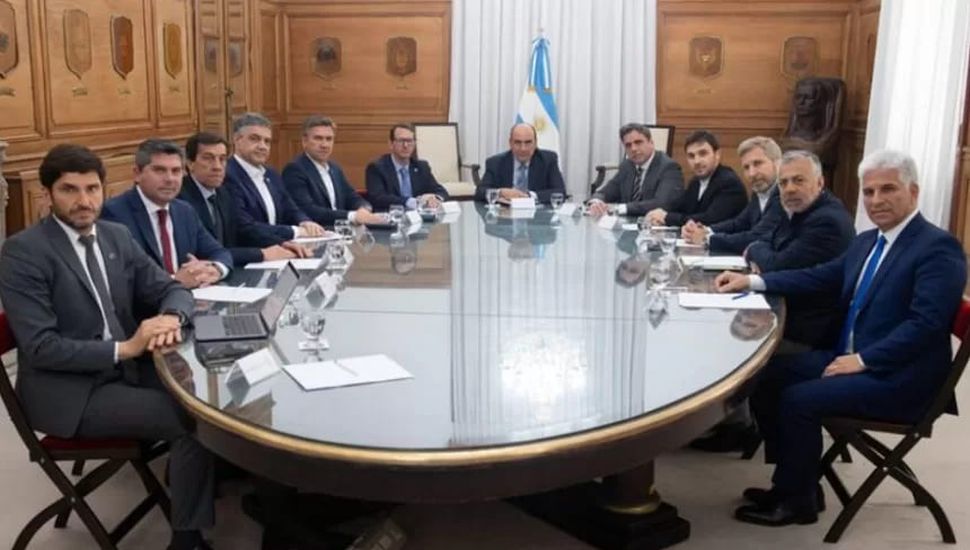 Gestos ambiguos del Gobierno ponen en duda el diálogo con los gobernadores