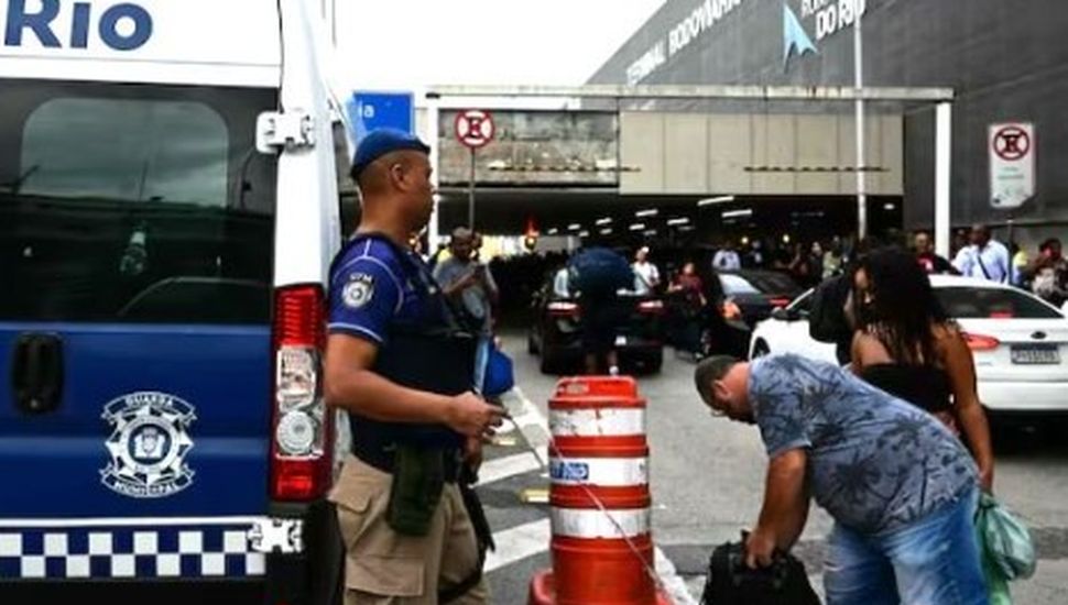 Tiroteo y toma de rehenes en la principal estación de ómnibus de Río