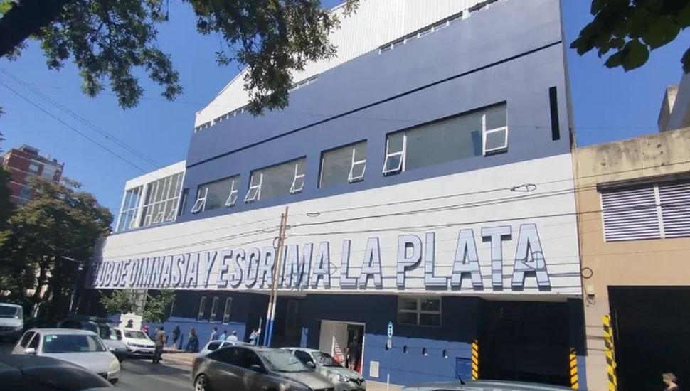 Fuerte paro de empleados en Gimnasia por la falta de pago