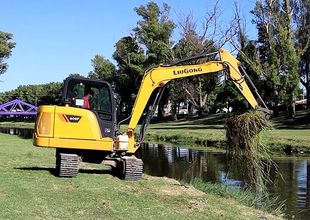 Se están realizando trabajos de mantenimiento y limpieza del Arroyo Pergamino