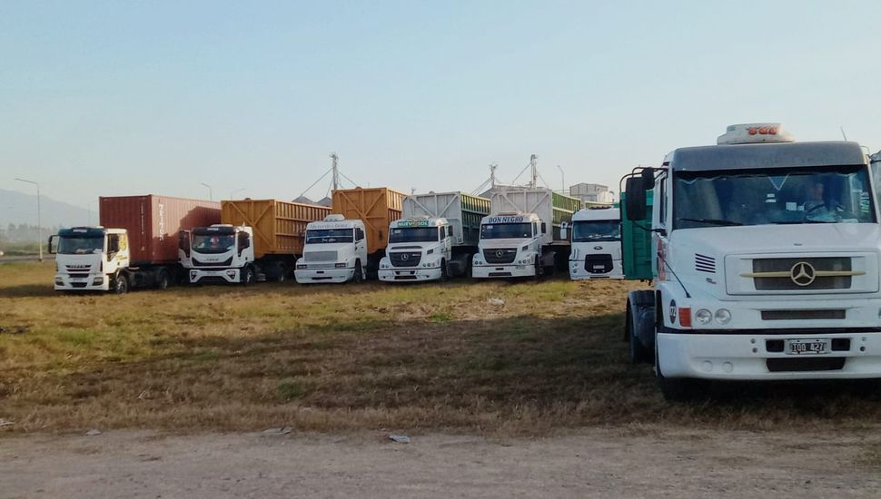 Hay preocupación en los puertos de granos por el conflicto en el transporte