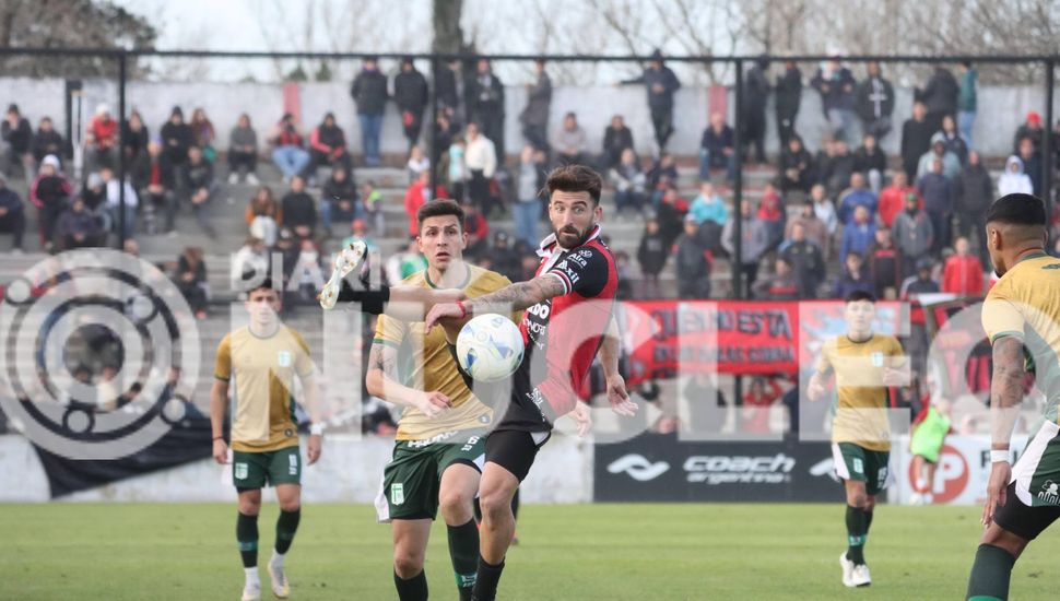 Douglas anunció la salida de Olego y Sandoná