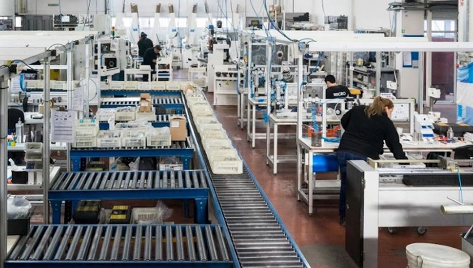 La construcción subió 8% y la industria cayó 2,9% en octubre