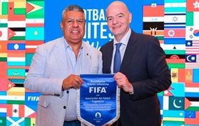 Fuerte respaldo de la FIFA al "Chiqui" Tapia