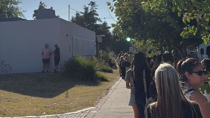 Largas filas en el vacunatorio municipal para obtener la dosis contra la fiebre amarilla