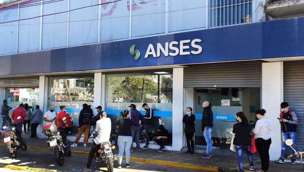 13,6 millones de personas cobraron el bono Refuerzo de Anses