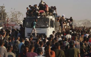 Un camión con víveres volcó sobre una multitud en Gaza