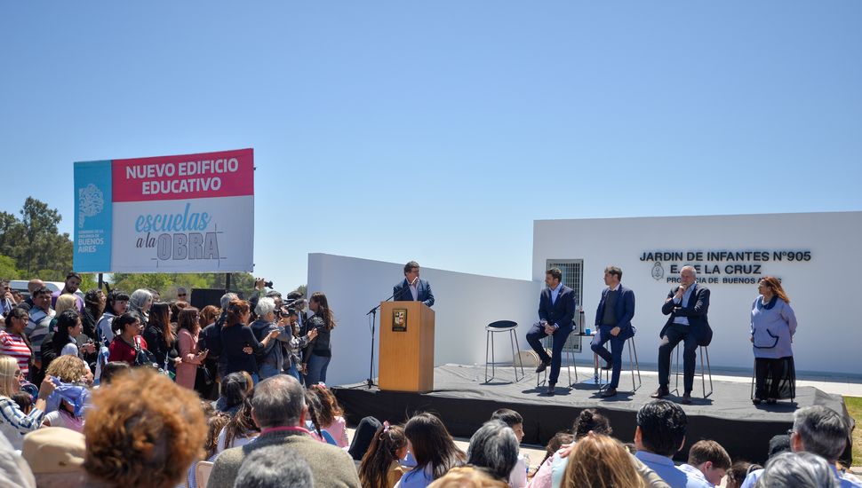 Kicillof inauguró jardín en Exaltación de la Cruz