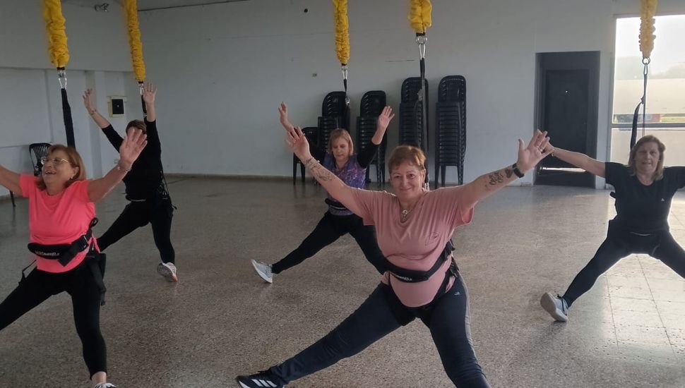 Qué es el acro bungee la nueva disciplina que llegó a Pergamino