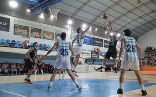 Racing mostró jerarquía y derrotó a Pergamino Básquet como visitante