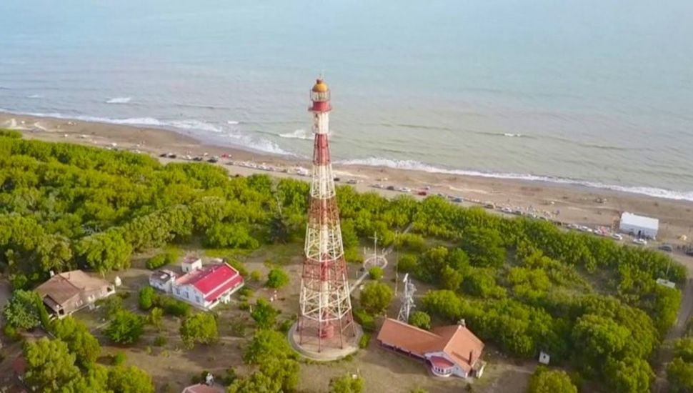 El faro más alto de la Argentina fue construido con los materiales de la Torre Eiffel