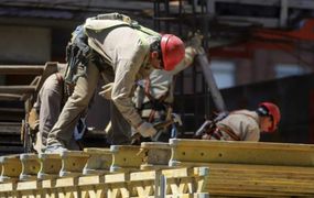 La construcción cayó un 28,2% durante octubre