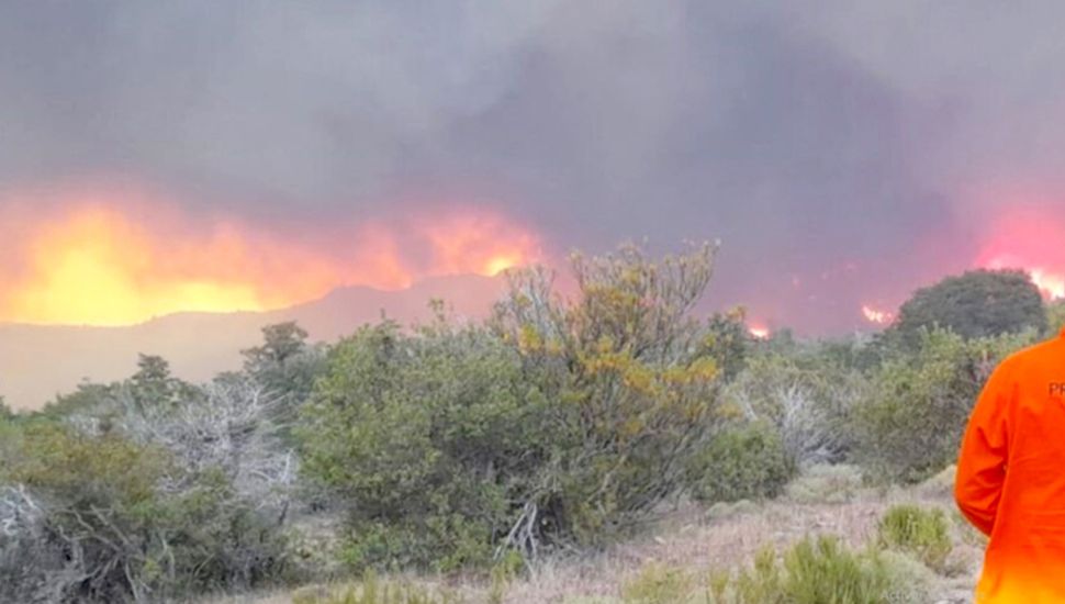 El incendio en el Parque Los Alerces se complica