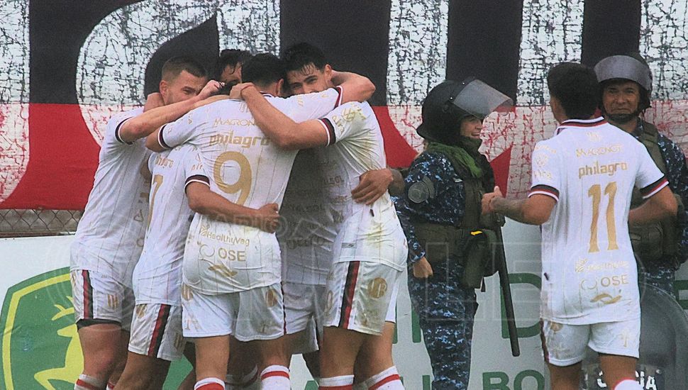 Reválida: Douglas recibe a Argentino de Monte Maíz en el inicio de la Tercera Etapa