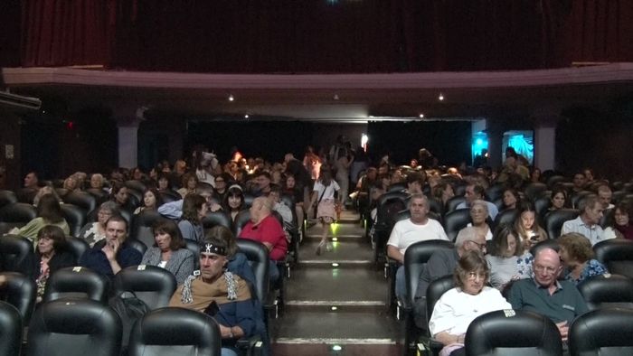 Se estrenó en Rojas el documental “Enlaces de Conciencia: La Búsqueda”