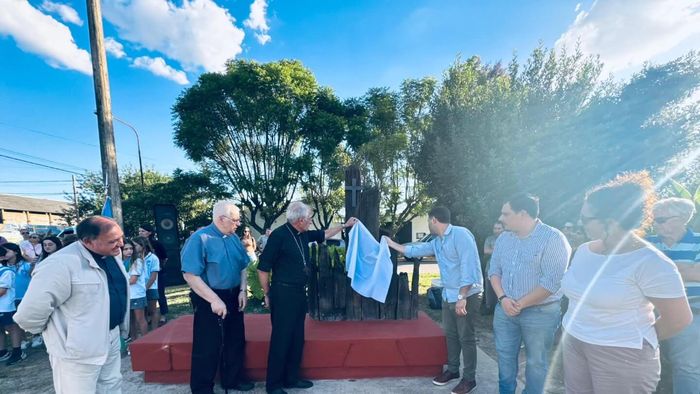 Quedó inaugurada en Salto la Plaza "Papa Francisco"