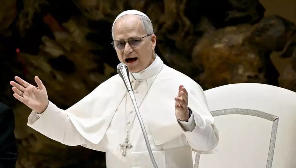 El papa pidió terminar con la “pandemia de armas”