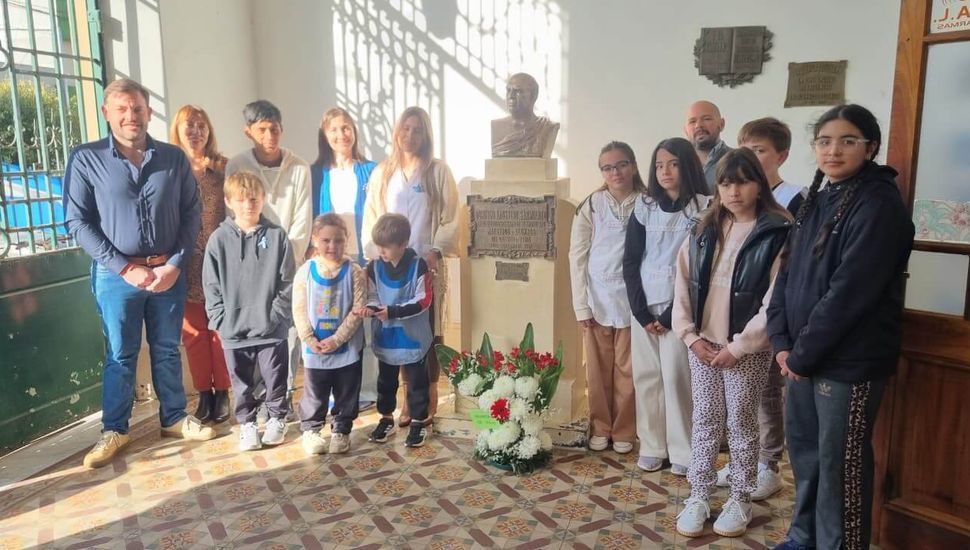 Rojas celebró el Día del Maestro