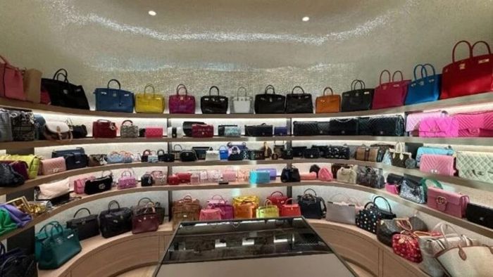 Enamorada del lujo: la colección millonaria de carteras de Wanda