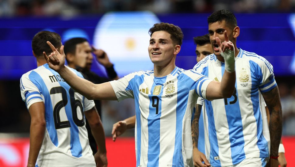 Argentina venció a Canadá por 2 a 0